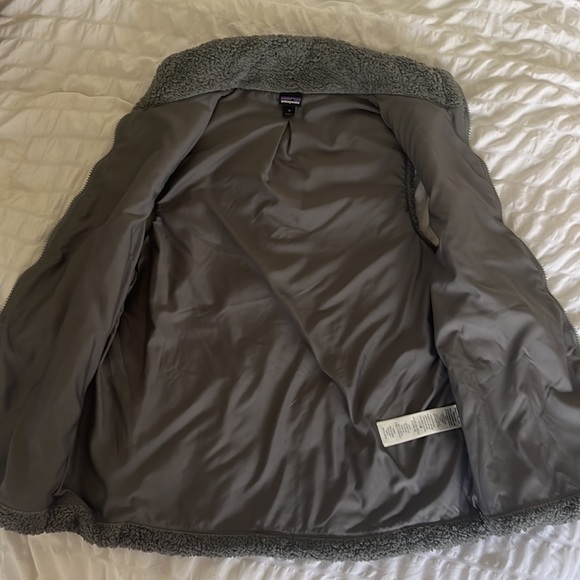 Gray Patagonia Fuzzy Vest - Picture 2 of 3